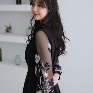 50代女性姪の結婚式服装のNG例と親族にふさわしい上品コーデ