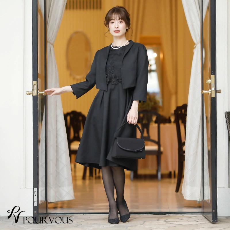 親族の結婚式でフォーマル感のある服装選びポイントまとめ【女性編